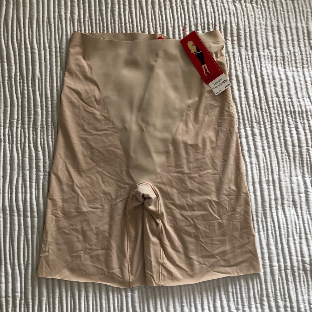 Spanx Mid- Thigh - Medium - Beige